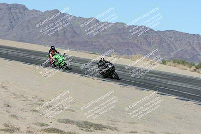 media/Dec-04-2025-Racers Edge (Thu) [[5ebc9f124d]]/3-B Group/7-Session 4 (Turn 10 Inside)/